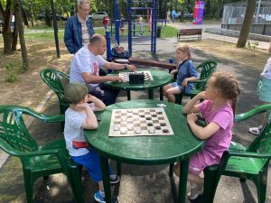 Сотрудники СК «Вороново» проведут мастер-класс по шахматам и шашкам
