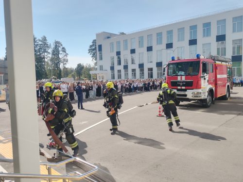 Пожарные провели учебную эвакуацию и мастер-класс по применению огнетушителя