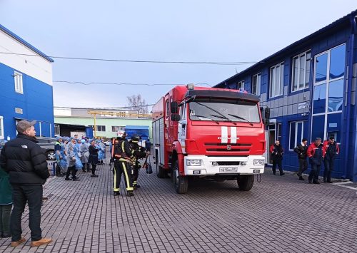 Пожарные провели занятие и мастер-класс по использованию огнетушителя